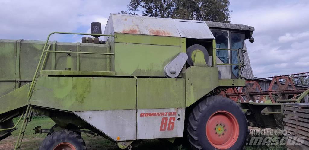 CLAAS Dominator 86 Moissonneuse batteuse