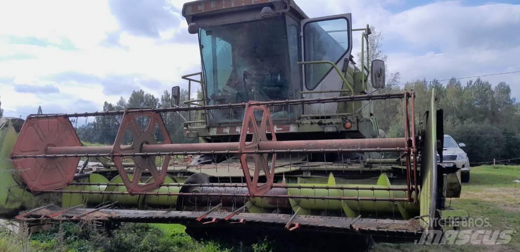CLAAS Dominator 86 Moissonneuse batteuse