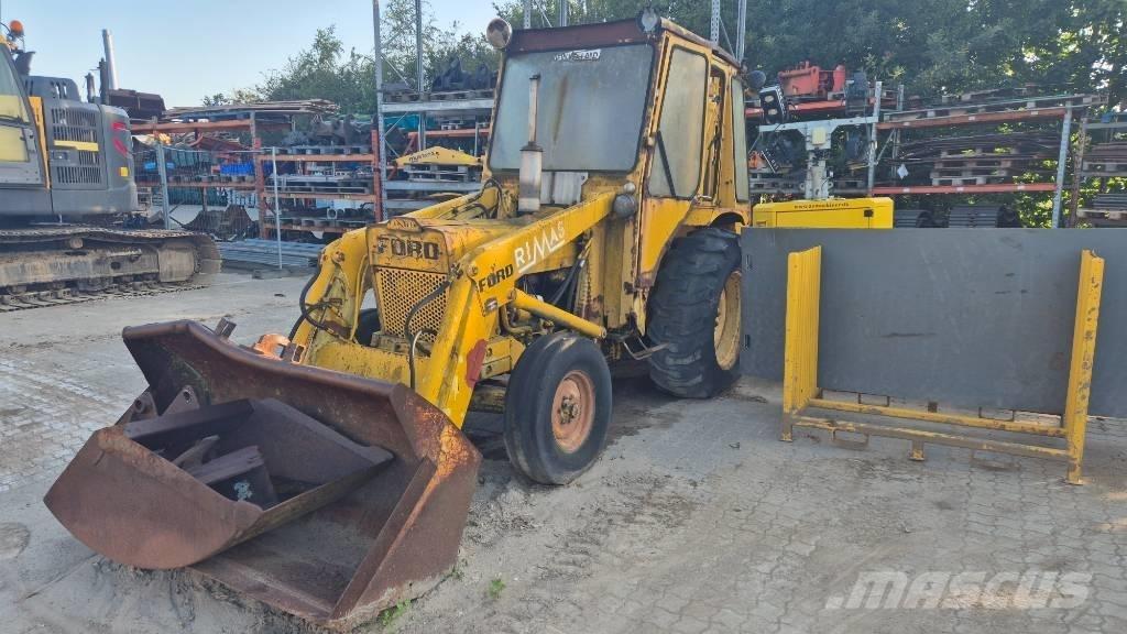 Ford 4500 Tractopelle