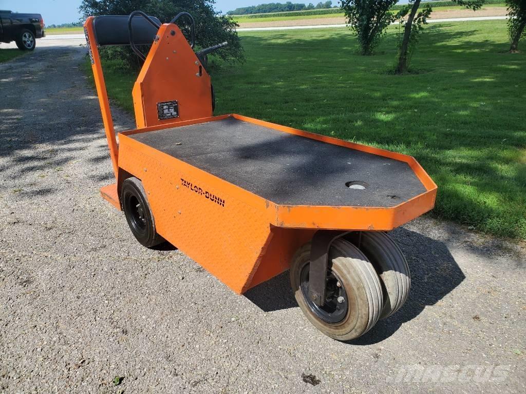 Taylor-Dunn SC100 Chariot remorqueur