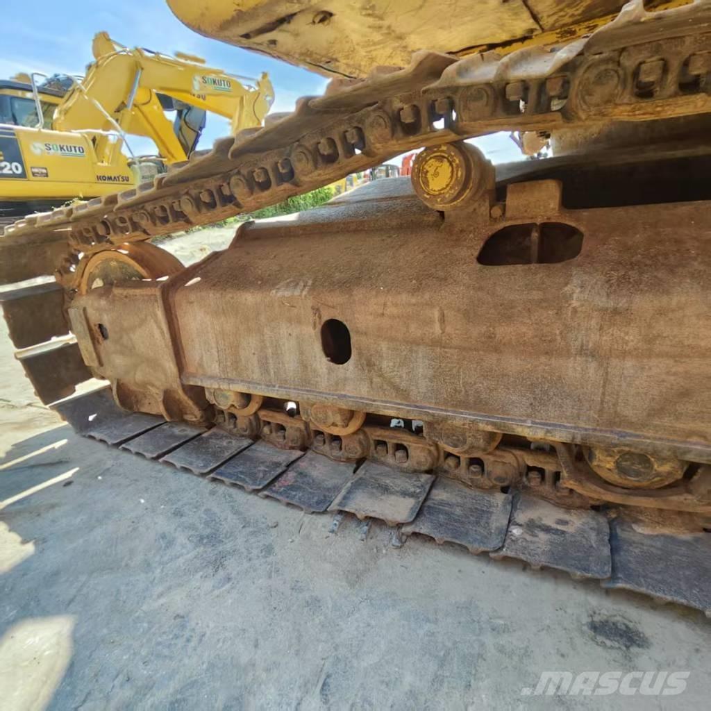Komatsu PC 240 LC-7 Pelle sur chenilles