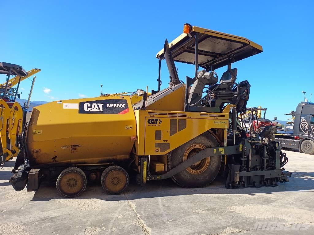 CAT AP 600F Finisseur