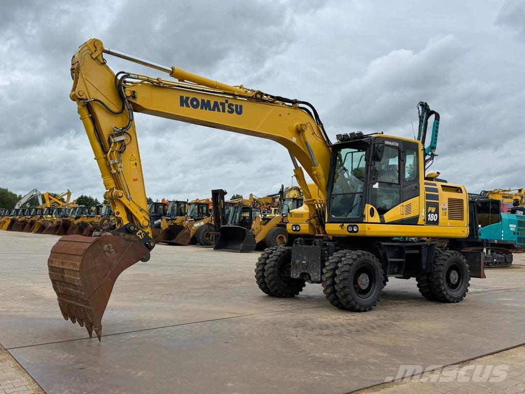 Komatsu PW180-11 Pelle sur pneus