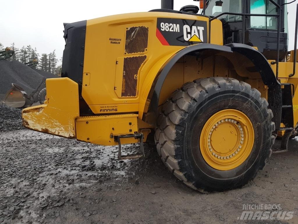 CAT 982m Chargeuse sur pneus