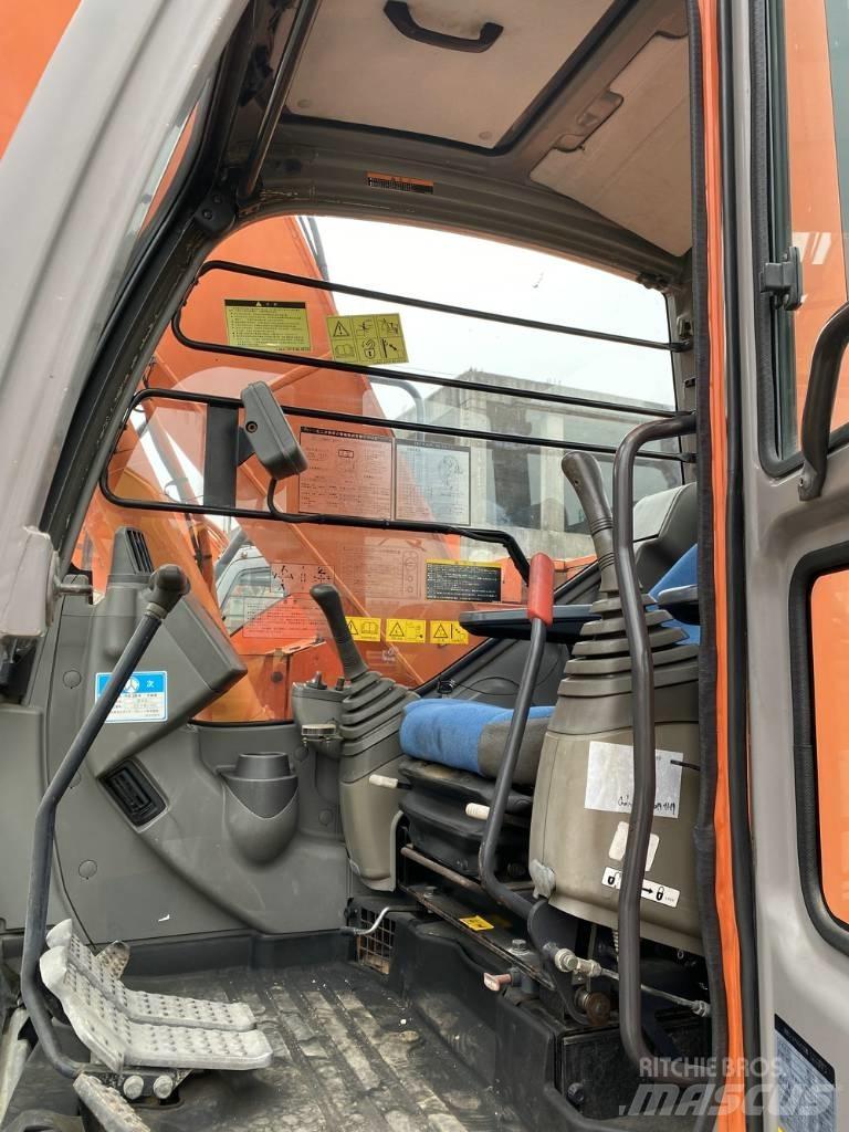 Hitachi 135 Pelle sur chenilles