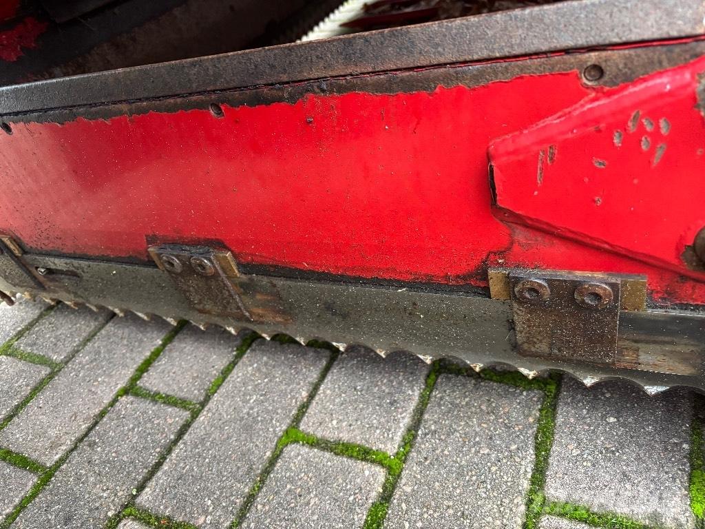 Trioliet TU 195 Dérouleuse, pailleuse