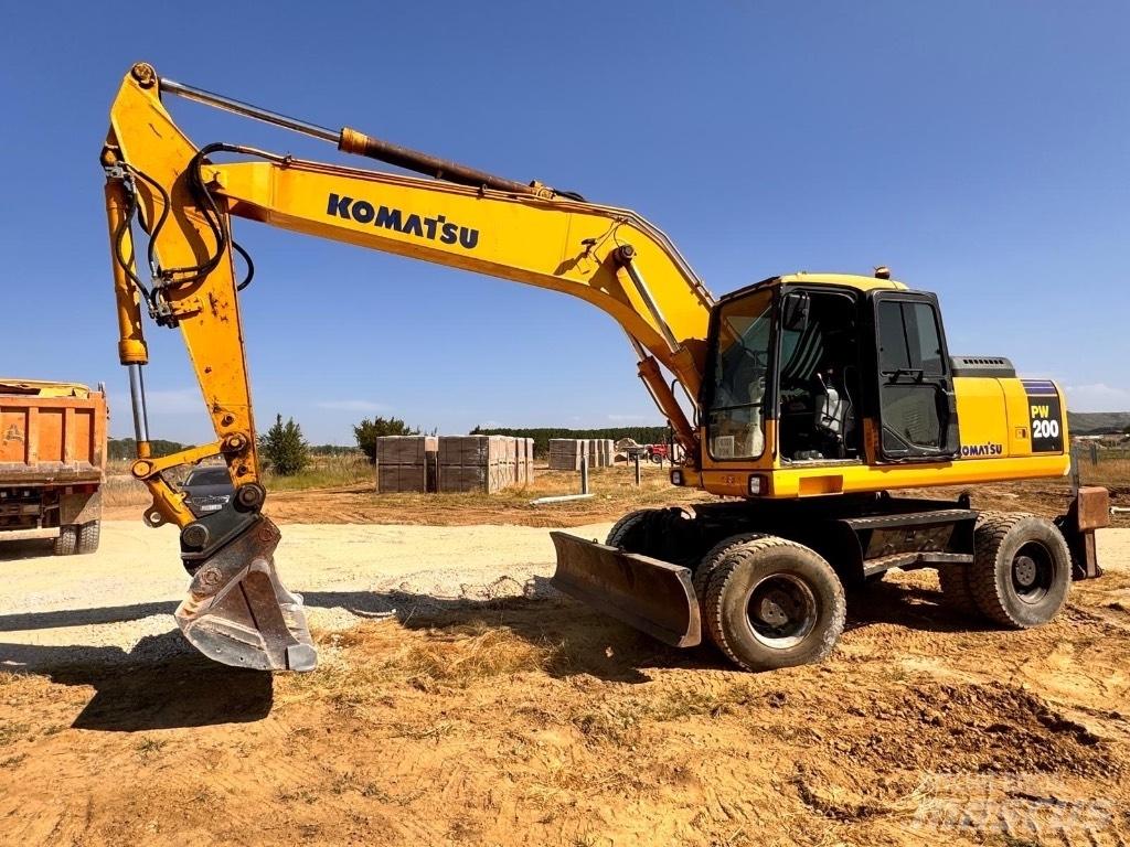 Komatsu PW 200-7K Pelle sur pneus