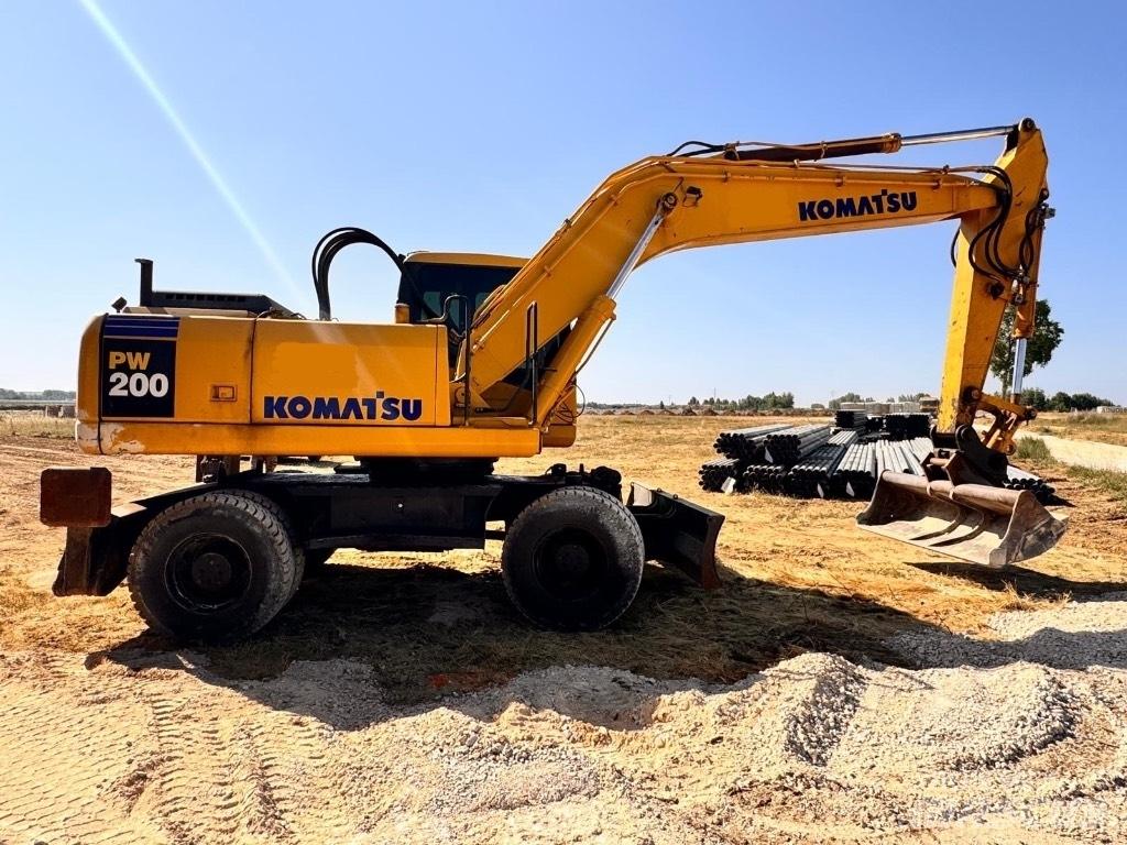 Komatsu PW 200-7K Pelle sur pneus