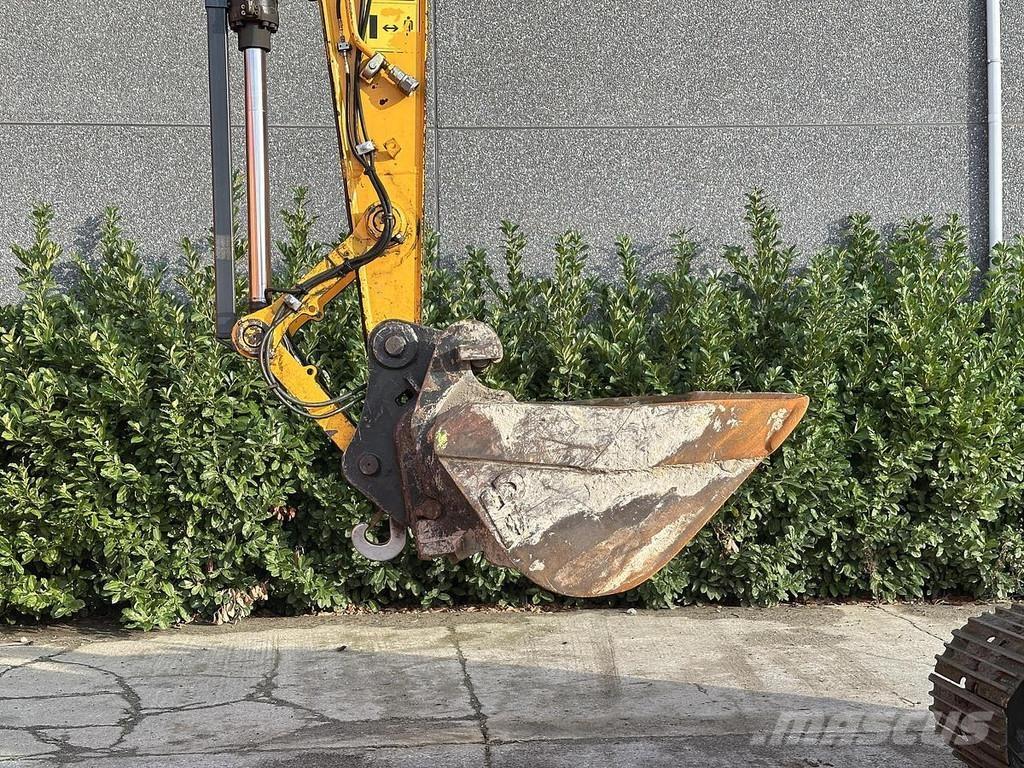 JCB JZ141LC Pelle spéciale