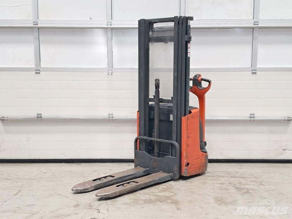 Linde L12 Gerbeur accompagnant