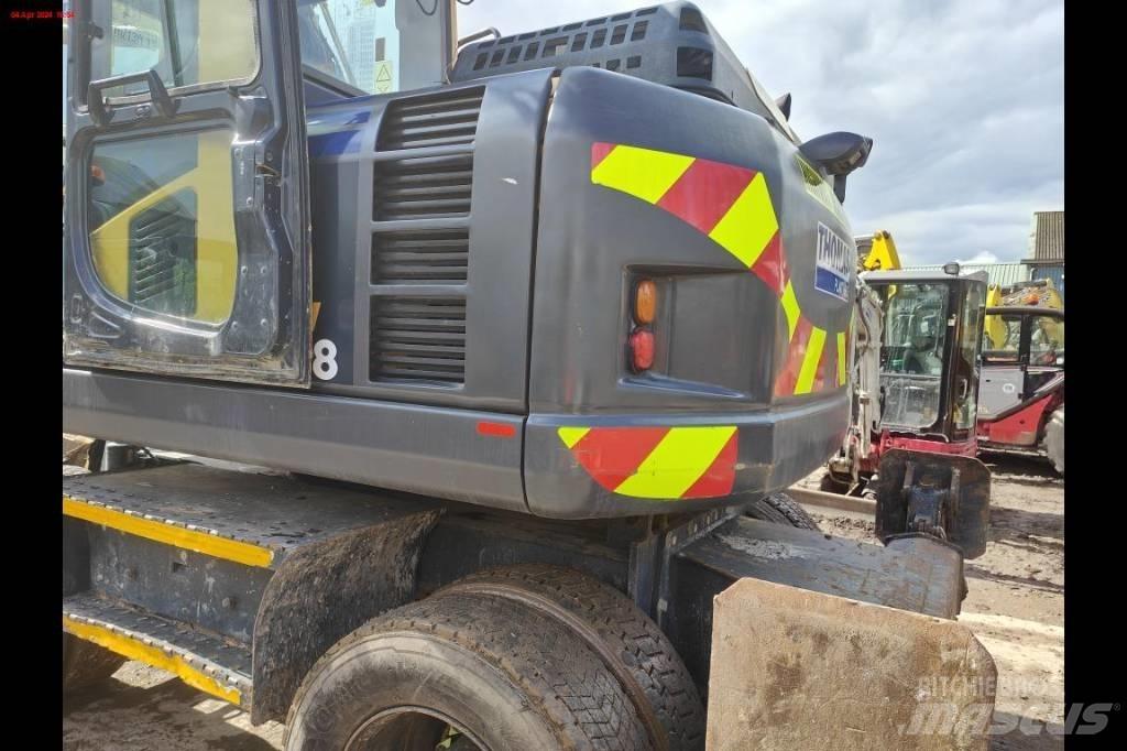 Komatsu PW 148-8 Pelle sur pneus