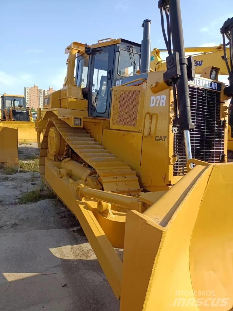 CAT D7R Niveleuse