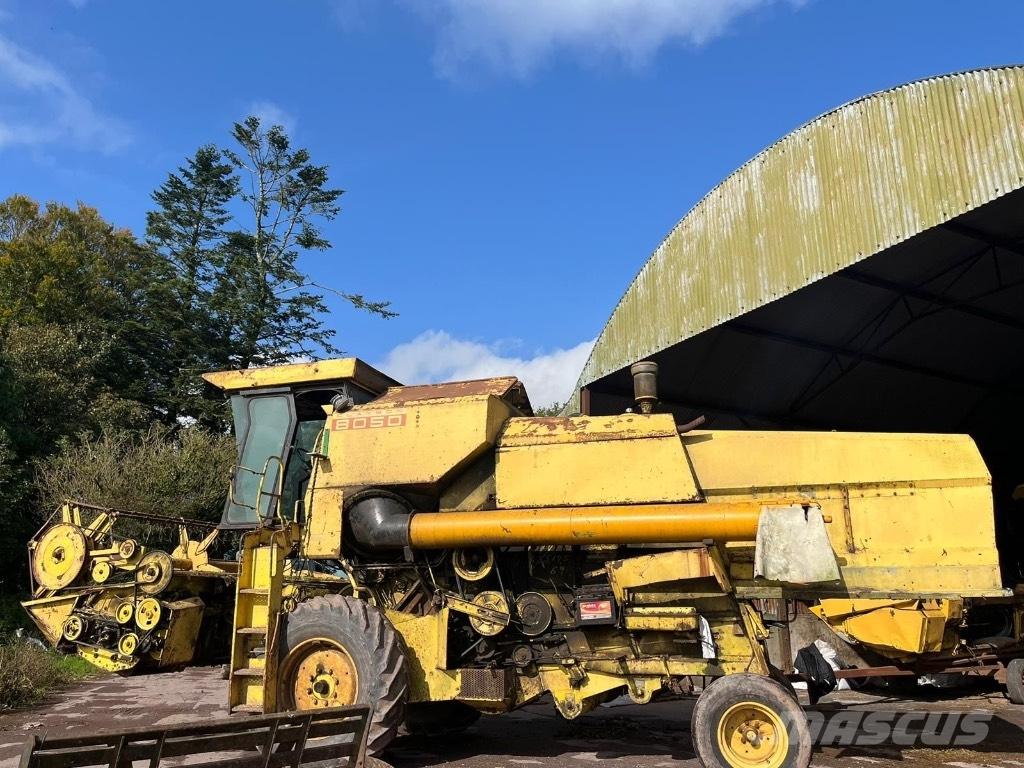 New Holland 8050 Moissonneuse batteuse