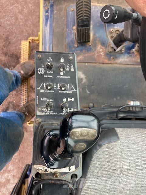 Gradall XL 2300 Pelle sur pneus