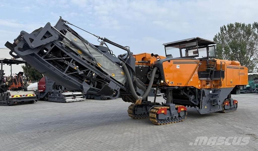Wirtgen W 250i Fraiseuse à froid