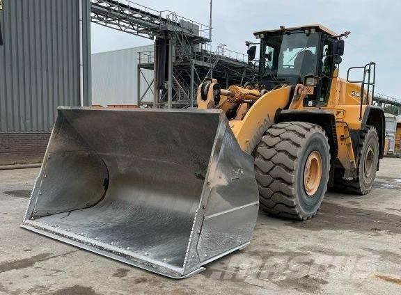 Hyundai HL980XT Chargeuse sur pneus