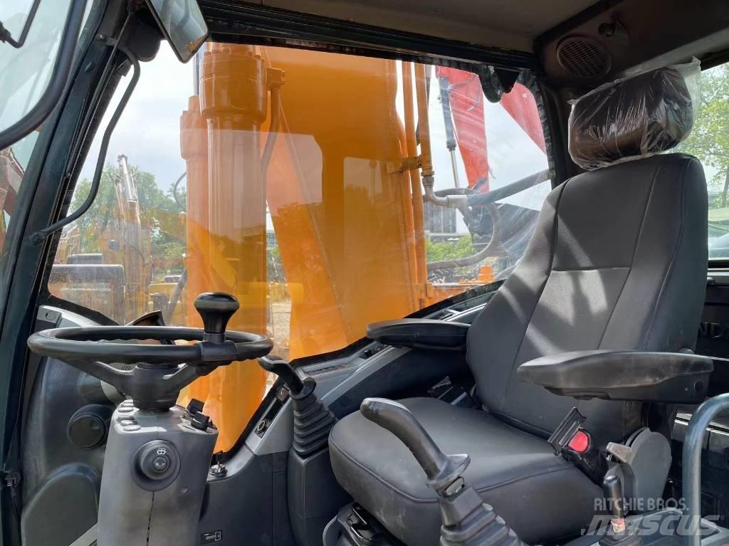 Hyundai R210W-9 Pelle sur pneus