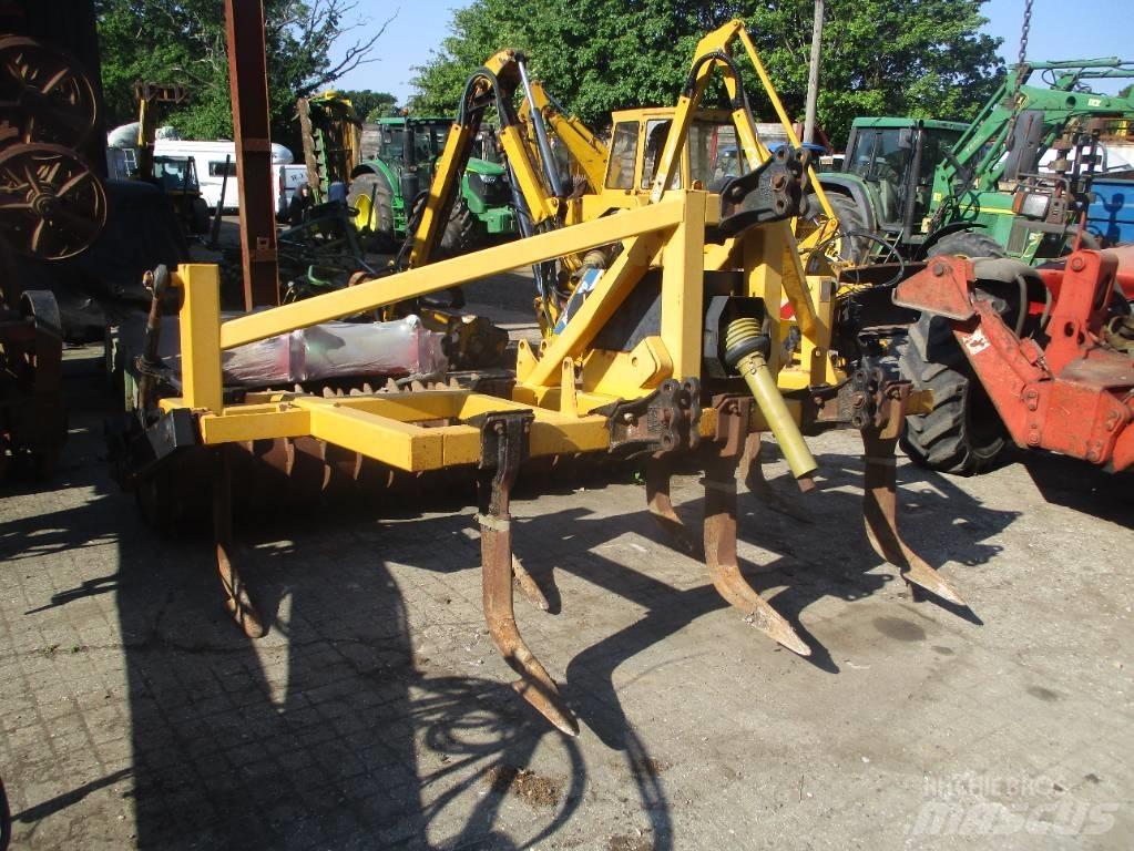 McConnel shakerator Déchaumeur, cultivateur