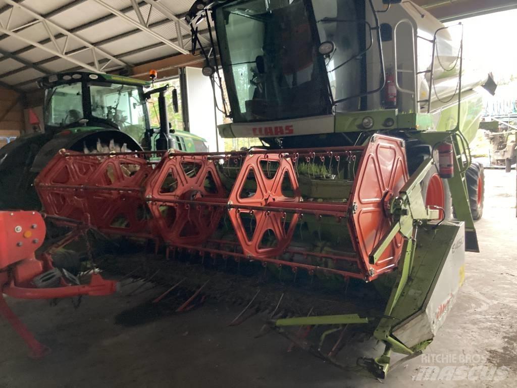 CLAAS Tucano 320 Moissonneuse batteuse