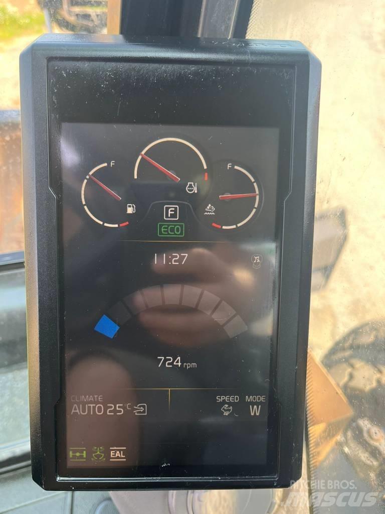 Volvo EW 220 E Pelle sur pneus
