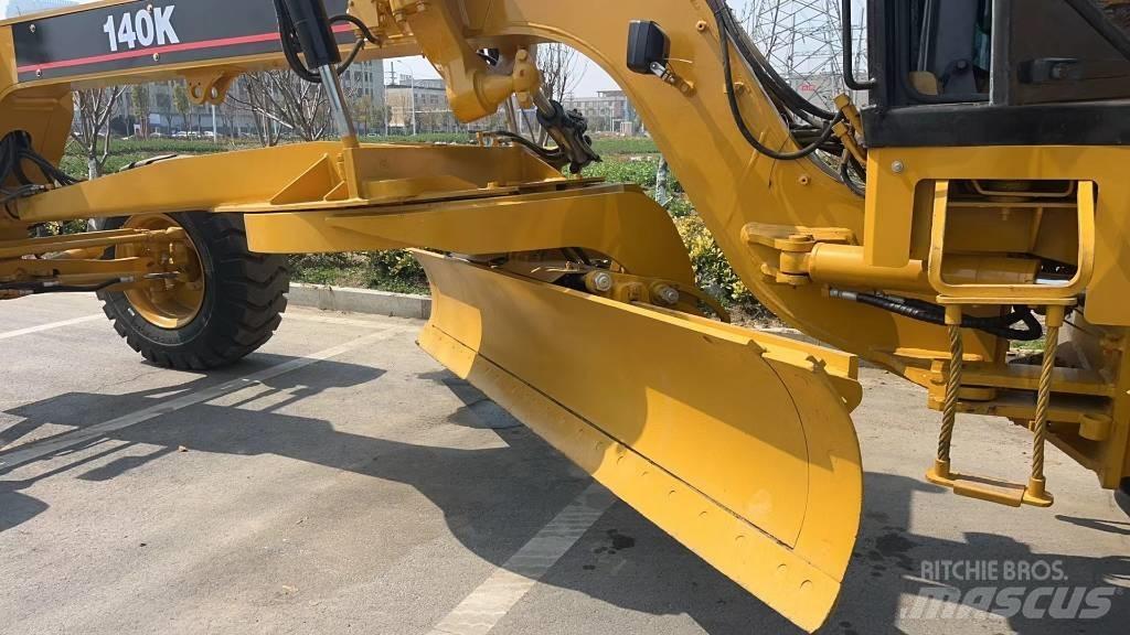 CAT 140 K Niveleuse