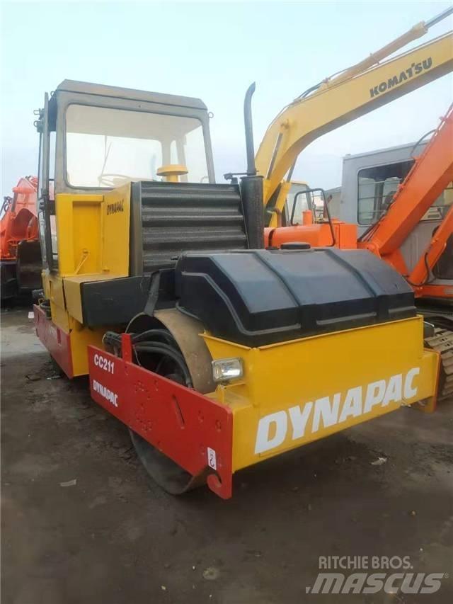 Dynapac CC211 Rouleaux monocylindre