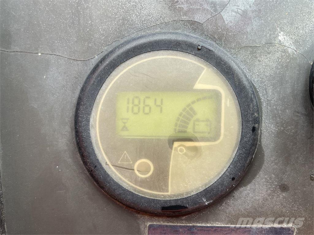 JLG 800AJ Nacelles articulées