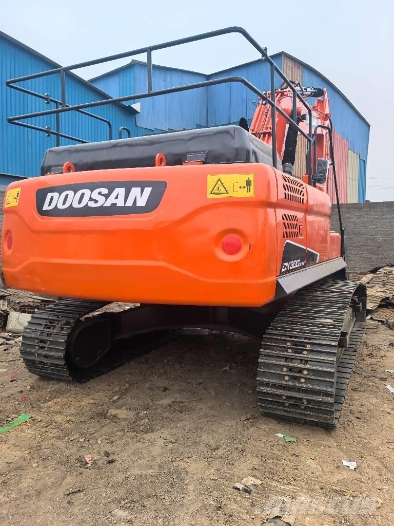 Doosan DX300LC Pelle sur chenilles