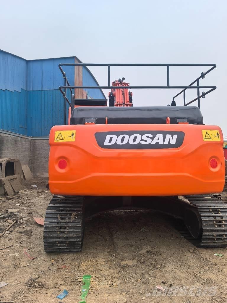 Doosan DX300LC Pelle sur chenilles