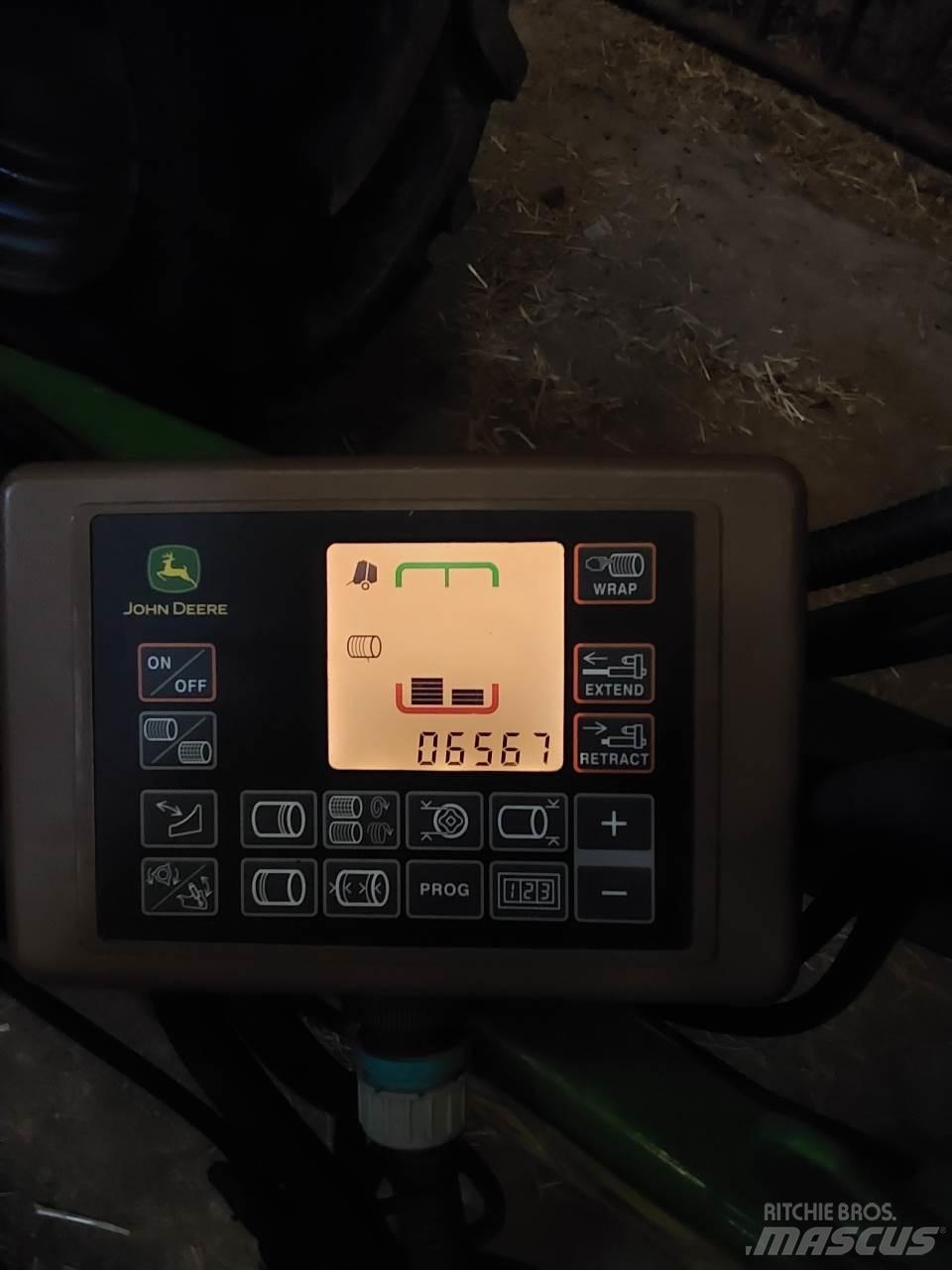 John Deere V 451 M Presse à balle ronde
