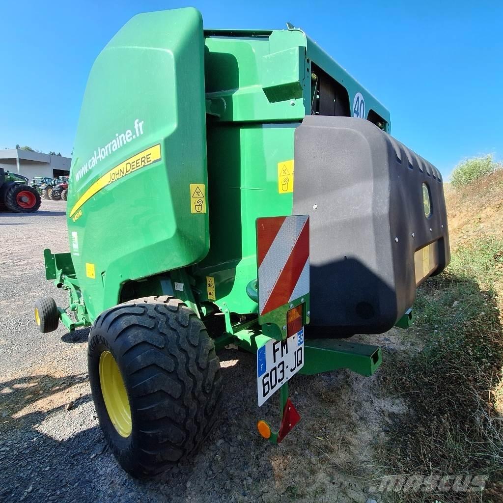 John Deere V 451 M Presse à balle ronde