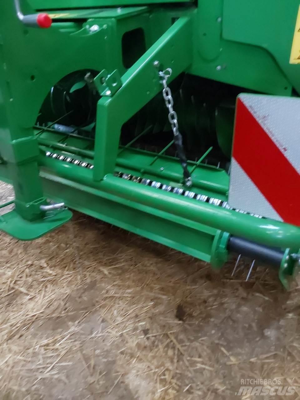 John Deere V 451 M Presse à balle ronde