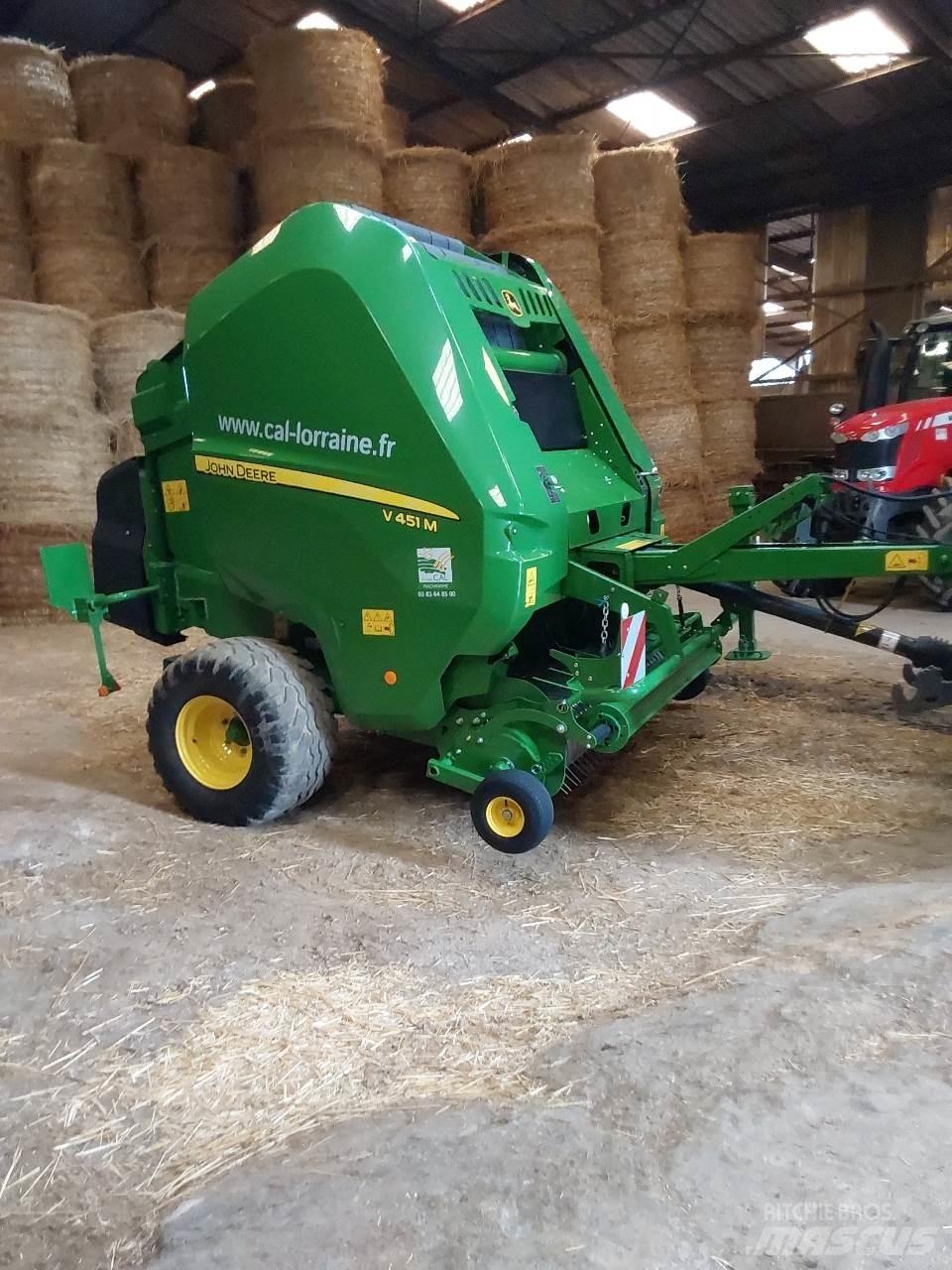 John Deere V 451 M Presse à balle ronde