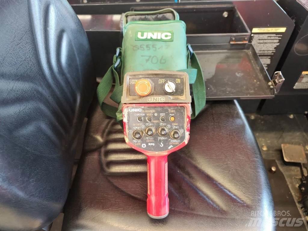 Unic URW 706 CDE Grue sur chenilles