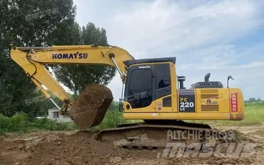 Komatsu PC 220-8 Mini pelle < 7t