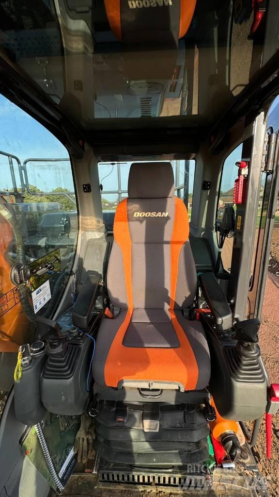 Doosan DX140LC-5 Pelle sur chenilles