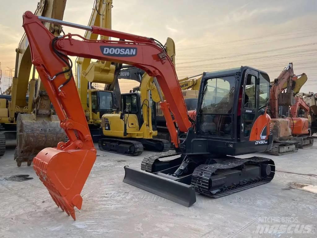Doosan DX60 Pelle sur chenilles