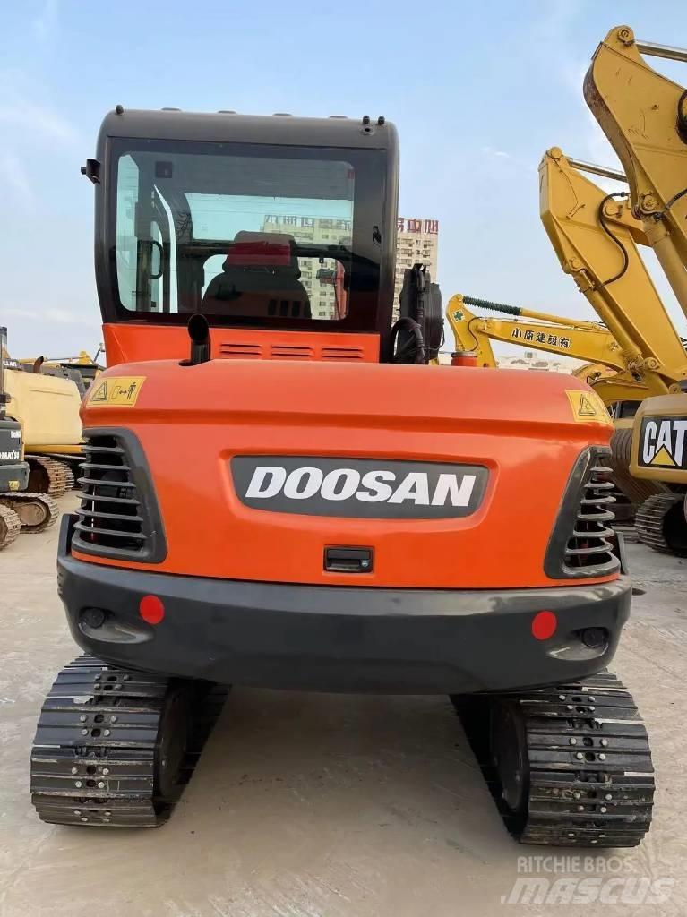 Doosan DX60 Pelle sur chenilles