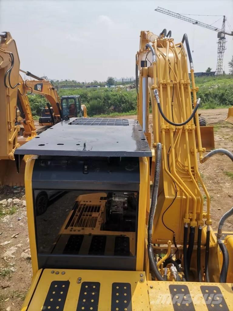 Komatsu PC 220-8 Pelle sur chenilles