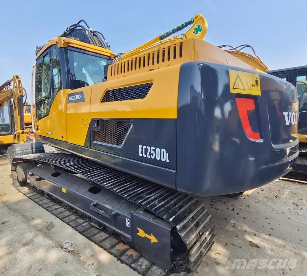 Volvo EC 250 D L Pelle sur chenilles