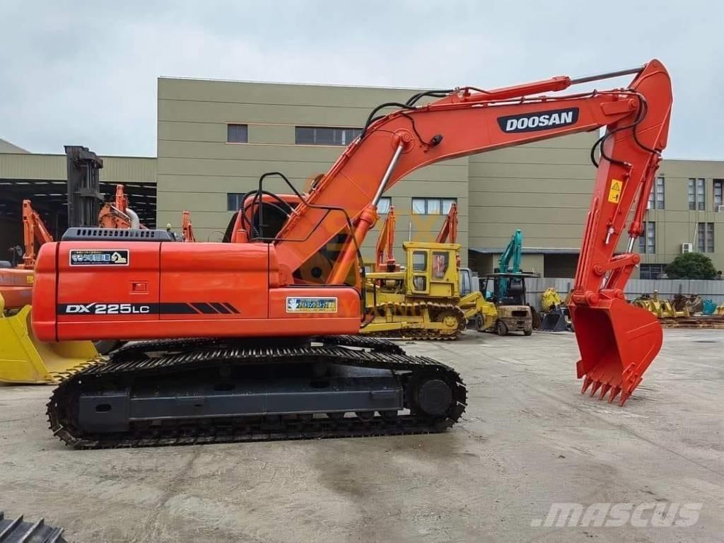 Doosan DX 225 LC Pelle sur chenilles