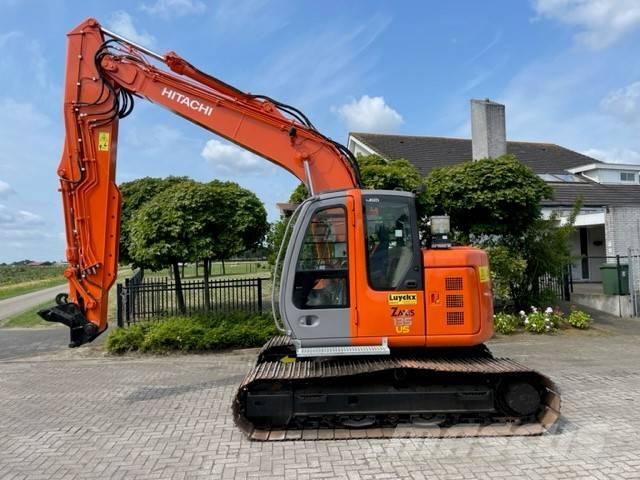 Hitachi ZX 135 UR Pelle sur chenilles