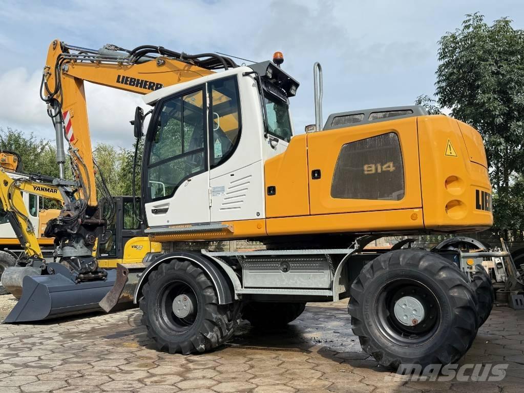 Liebherr A 914 Pelle sur pneus