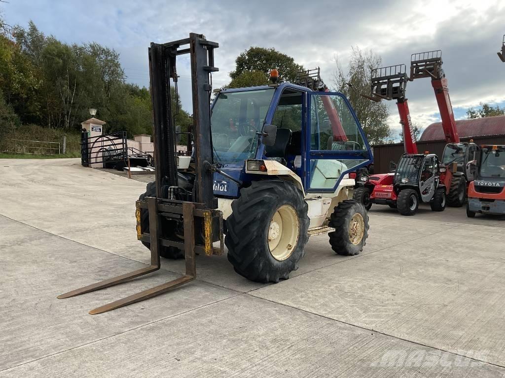 Manitou M 26.4 Chariot tout terrain