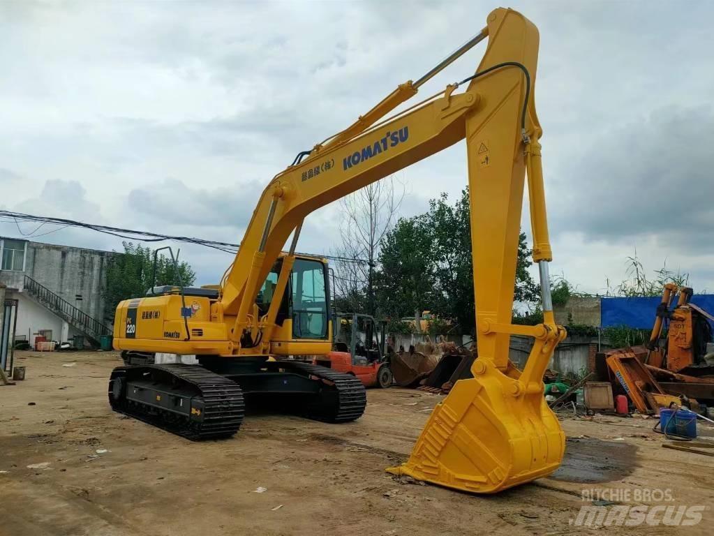 Komatsu PC 220-7 Pelle sur chenilles