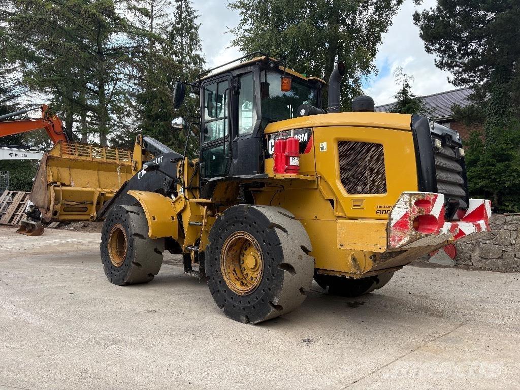 CAT 938 M Chargeuse sur pneus