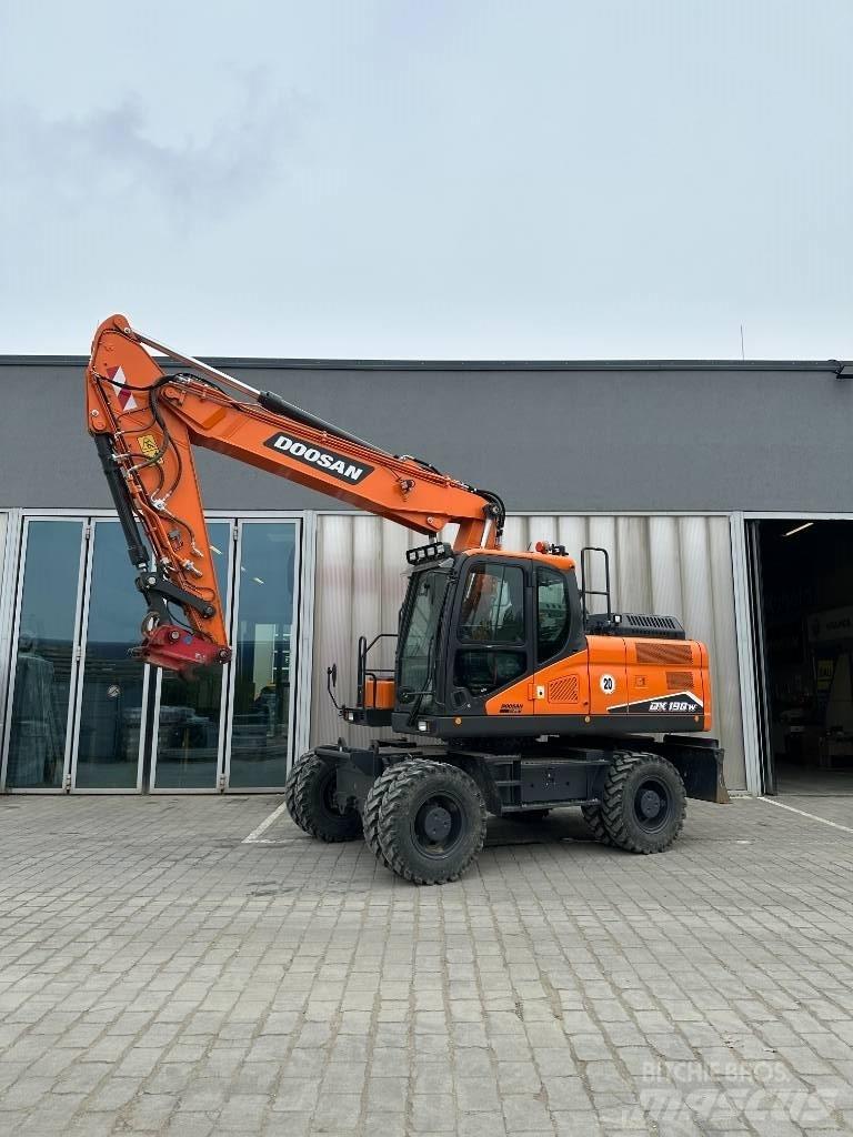 Doosan DX 190 W-7 Pelle sur pneus