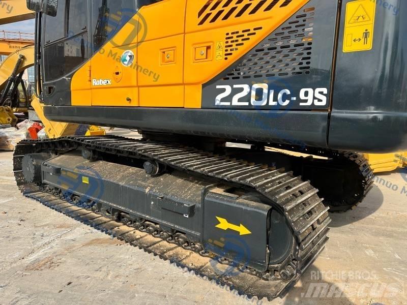Hyundai R220LC-9S Pelle sur chenilles