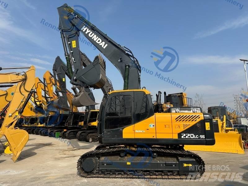 Hyundai R220LC-9S Pelle sur chenilles