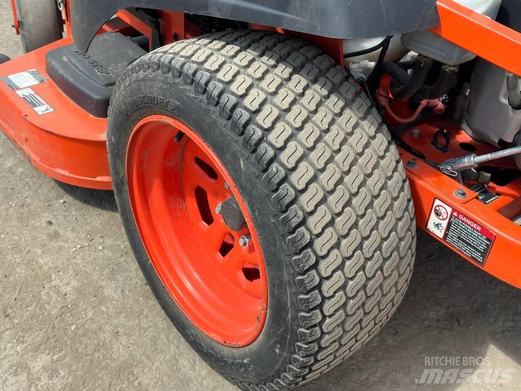 Kubota Z121S Tondeuses à rayon de braquage zéro